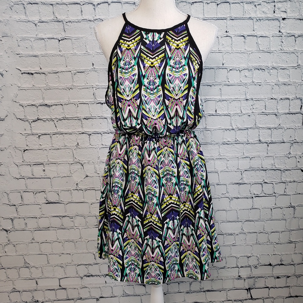 Annianna Sleeveless Open Back Patterned Dress